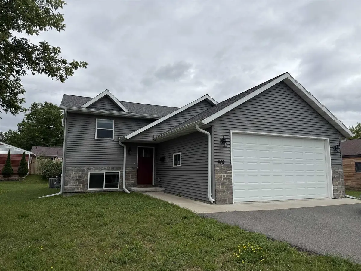 907 S 22ND AVENUE, Wausau, WI 54401 - #1