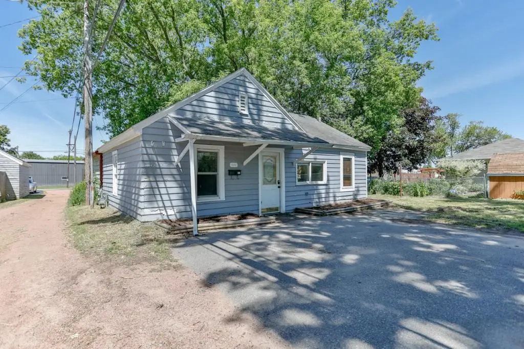 511 S BELLIS STREET #Unit B, Wausau, WI 54403 - #1