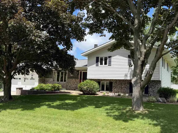 1107 W STATE STREET, Marshfield, WI 54449