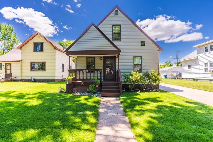 1120 S 8TH AVENUE, Wausau, WI 54401 - #2