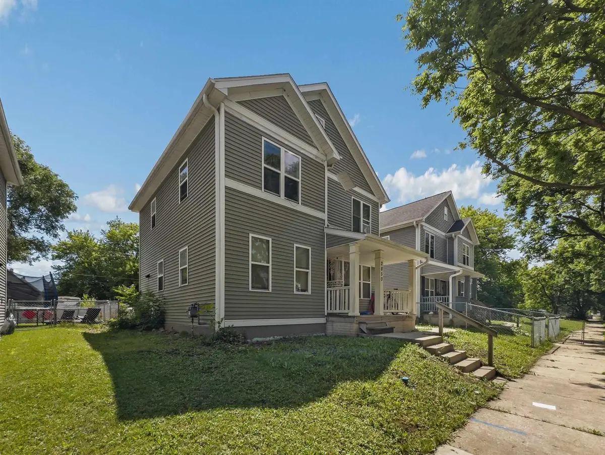 2850 N 21ST STREET, Milwaukee, WI 53206 - #1