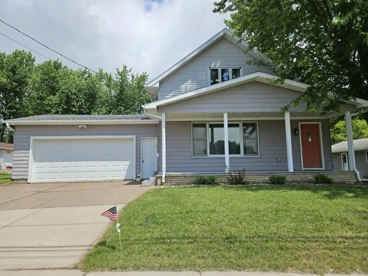 827 W NORTH STREET, Marshfield, WI 54449 - #1