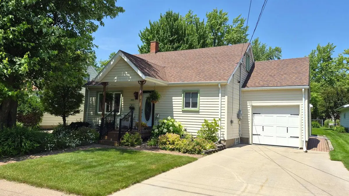 1011 W PARK STREET, Marshfield, WI 54449 - #1
