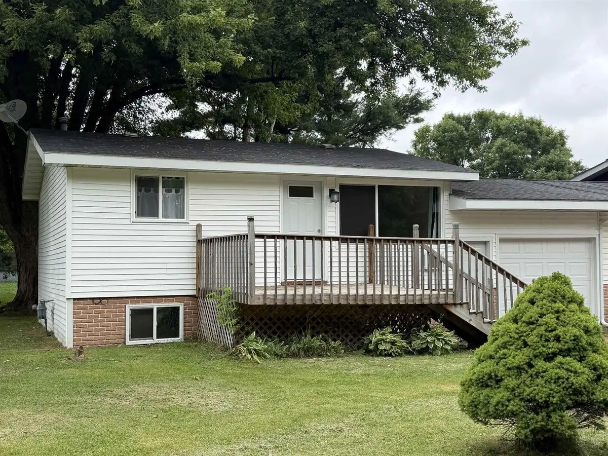 406 E LINDEN STREET, Abbotsford, WI 54405 - #1