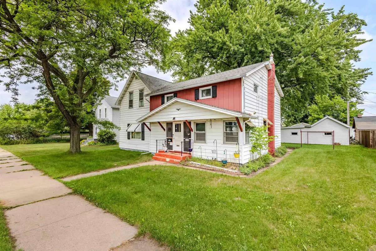 408 1ST STREET, Nekoosa, WI 54457 - #1
