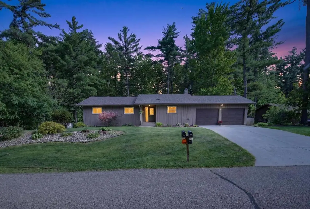 520 BRENTWOOD DRIVE, Wisconsin Rapids, WI 54494 - #1