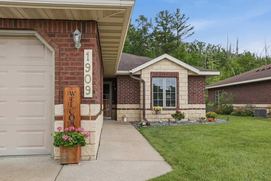 1909 BLUEBELL LANE, Stevens Point, WI 54482 - #3