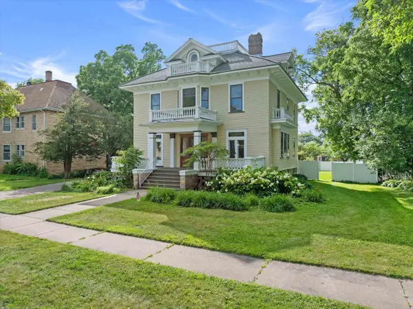 208 S CHERRY AVENUE, Marshfield, WI 54449