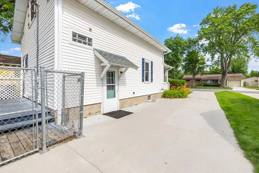 2909 ALGOMA STREET, Stevens Point, WI 54481 - #3