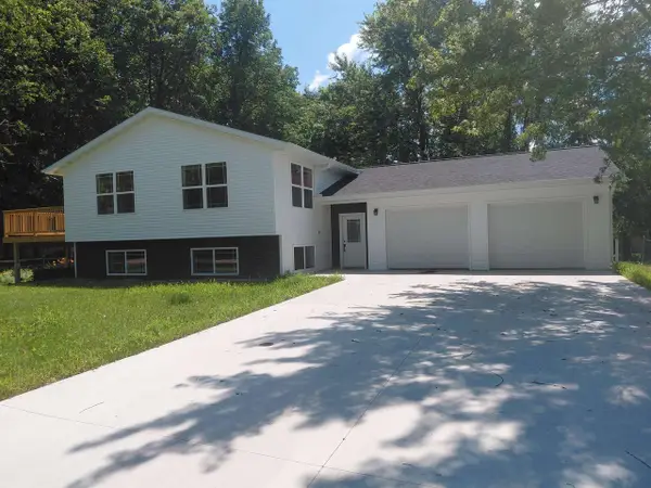 701 MUNES STREET, Athens, WI 54411