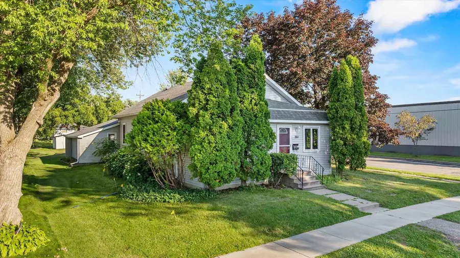 201 N CEDAR AVENUE, Marshfield, WI 54449 - #2