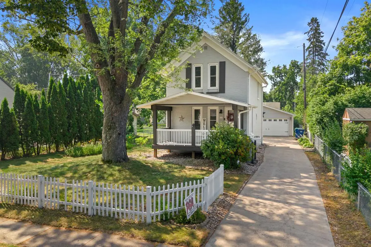 825 WESTON AVENUE, Wausau, WI 54403 - #1