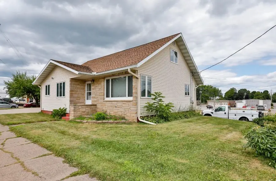 604 4TH STREET, Marathon, WI 54448 - #3