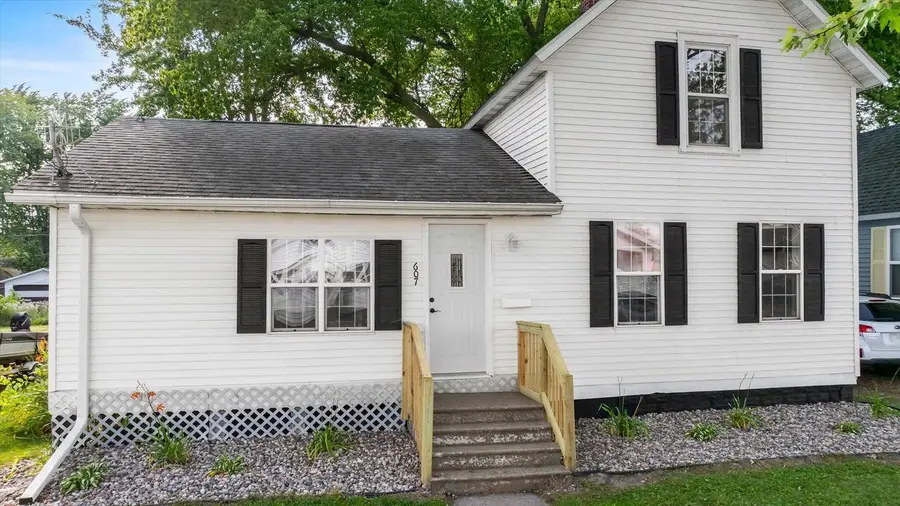 607 N MAPLE AVENUE, Marshfield, WI 54449 - #2