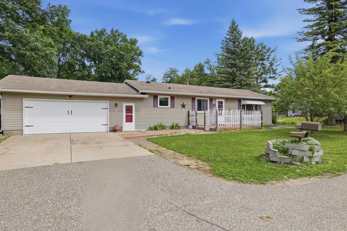500 W WILSON AVENUE, Stevens Point, WI 54481 - #1
