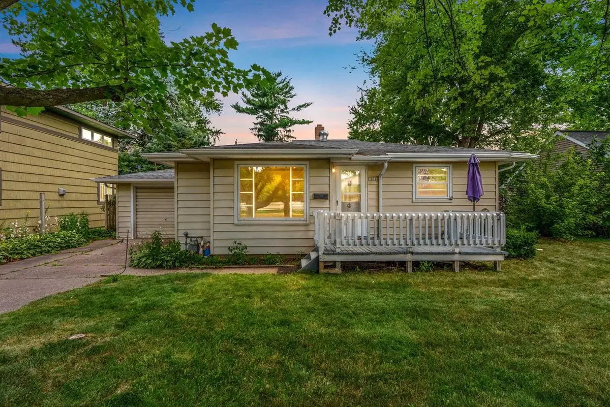 3016 PRAIS STREET, Stevens Point, WI 54481 - #1