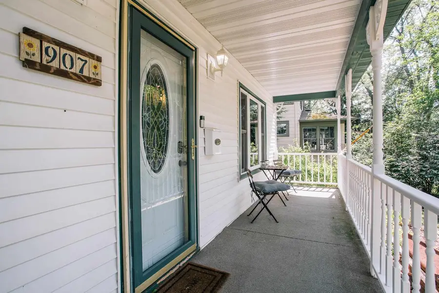 907 S VINE AVENUE, Marshfield, WI 54449 - #3