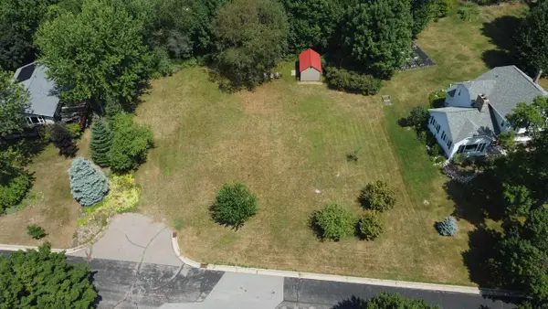 1702 WOODLAND RIDGE ROAD, Wausau, WI 54403