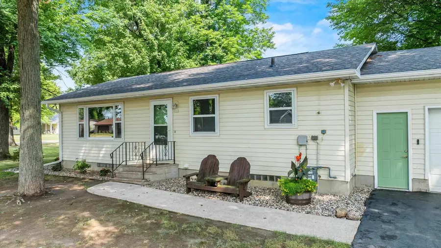 711 E 25TH STREET, Marshfield, WI 54449 - #2