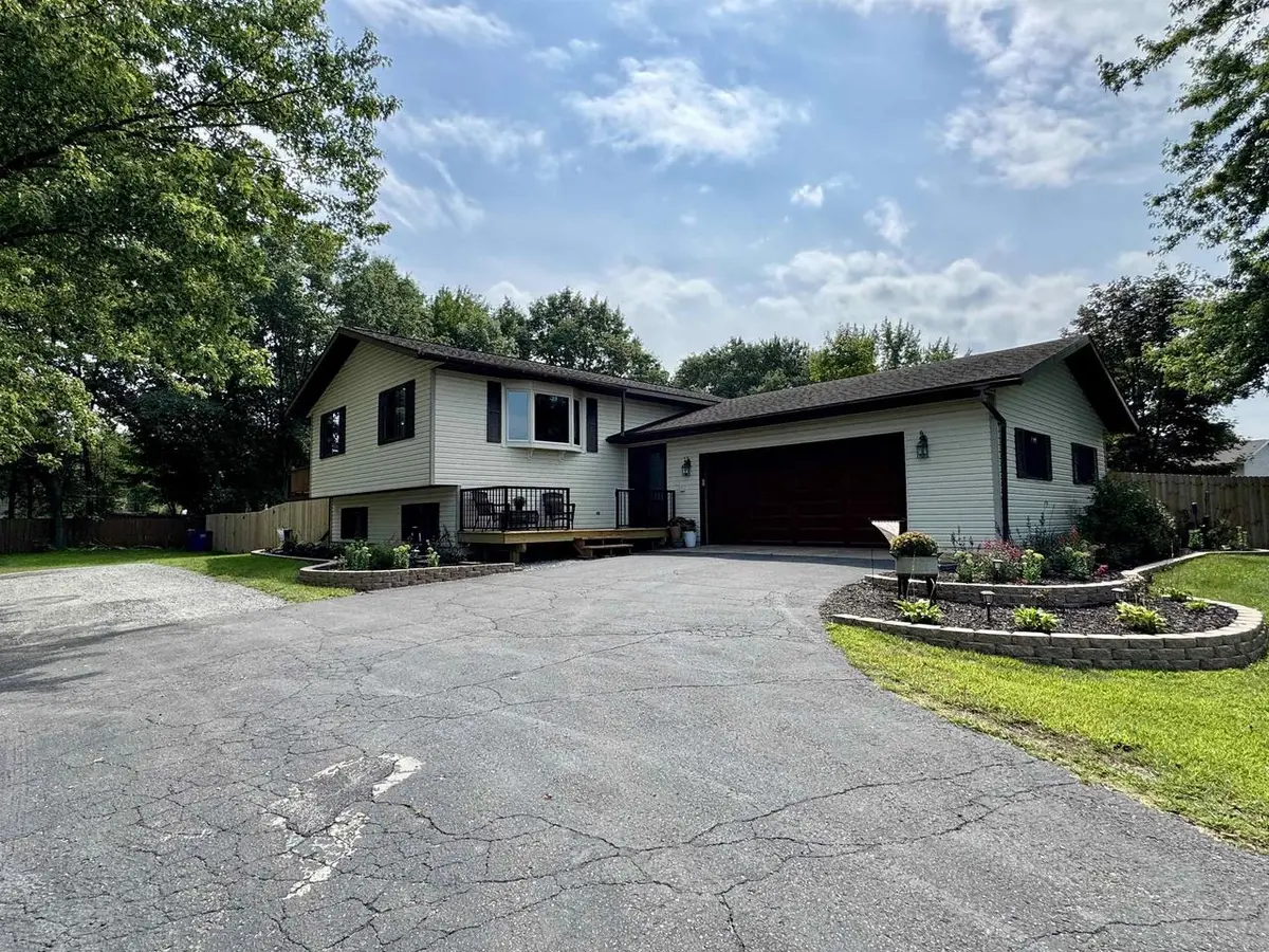 2119 SUNBURST LANE, Kronenwetter, WI 54455 - #1