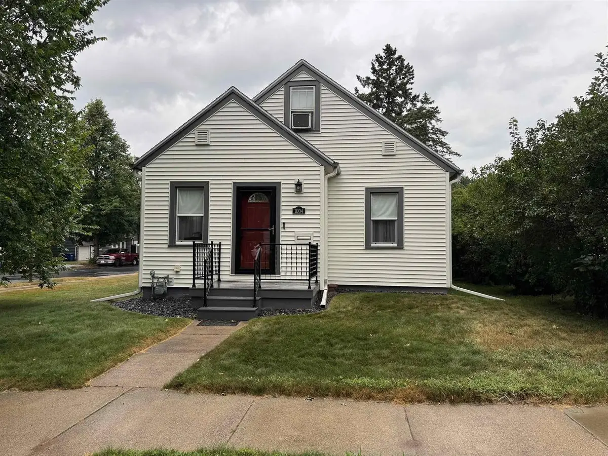 1004 N 5TH AVENUE, Wausau, WI 54401 - #1