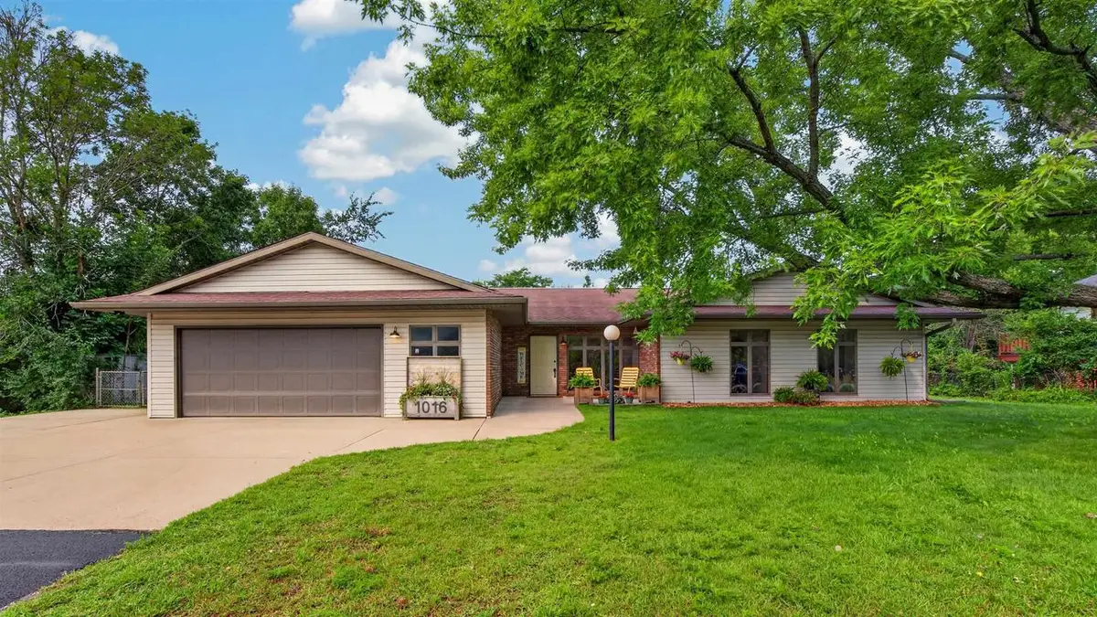1016 SUNSET BOULEVARD, Stevens Point, WI 54481 - #1