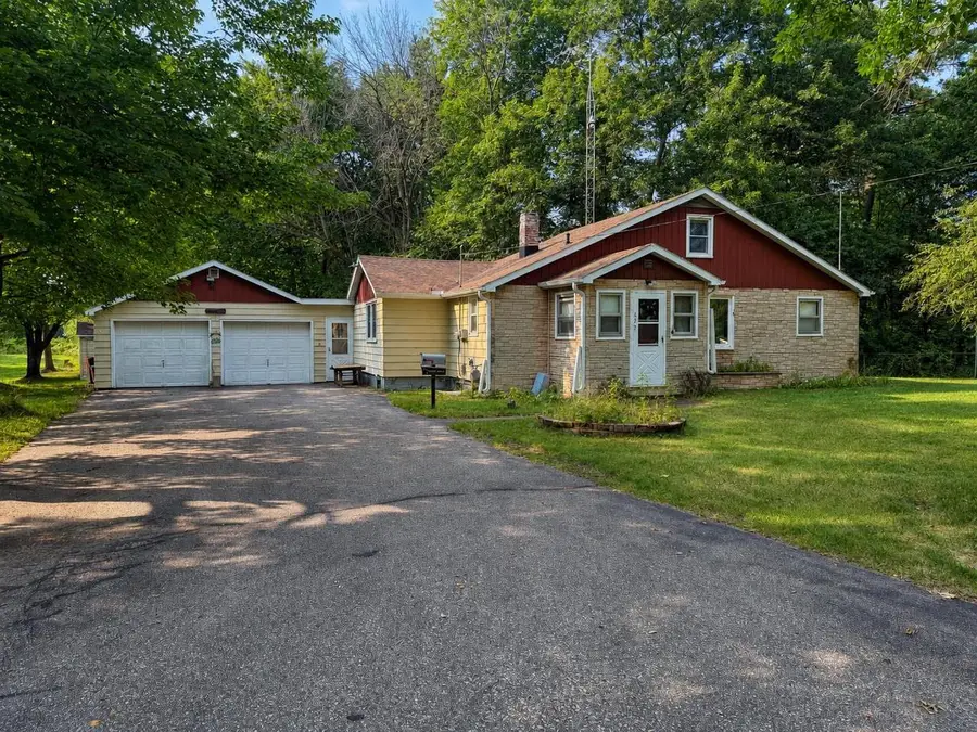 627 WALLACE PLACE, Whiting, WI 54481 - #2