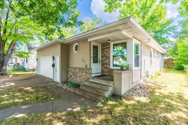 809 N 8TH AVENUE, Wausau, WI 54401