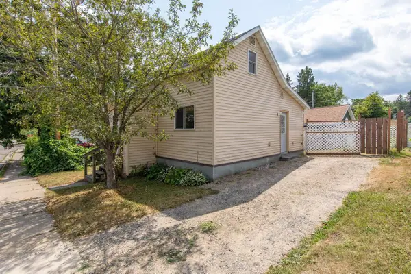 15 W MONTROSE STREET WEST, Rhinelander, WI 54501
