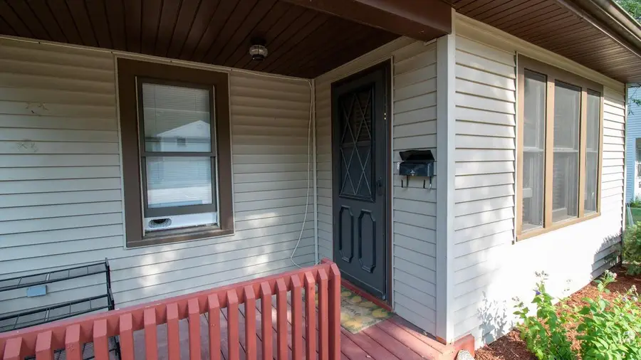 1431 N 1ST AVENUE, Wausau, WI 54401 - #2