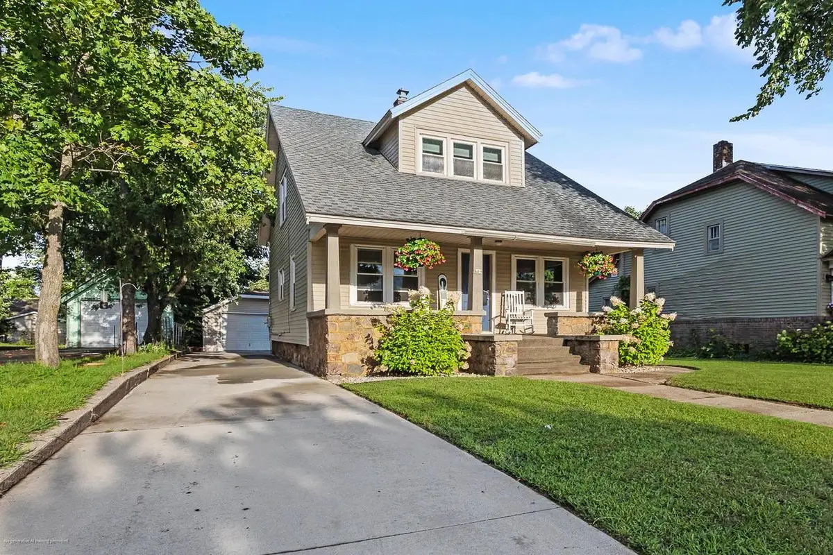 809 ILLINOIS AVENUE, Stevens Point, WI 54481 - #1