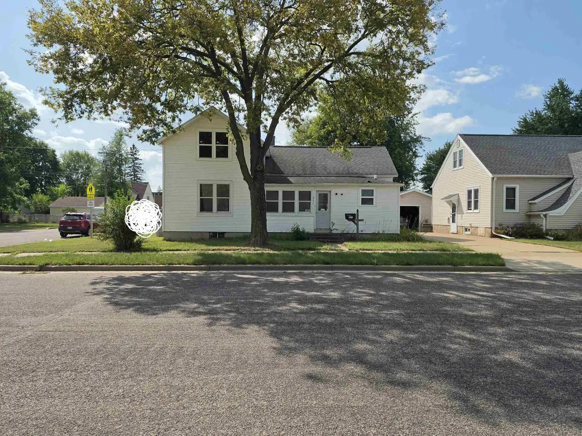 211 12TH STREET NORTH, Wisconsin Rapids, WI 54494 - #1