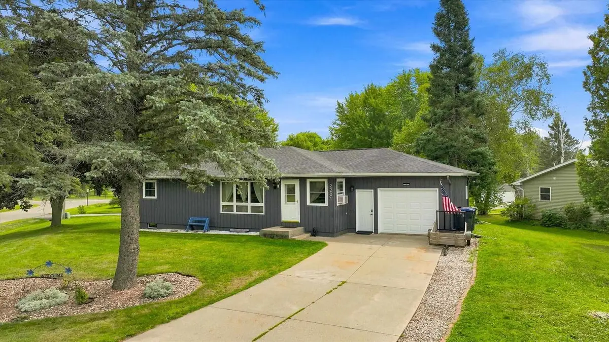 2201 S WALLONNIE DRIVE, Marshfield, WI 54449 - #1
