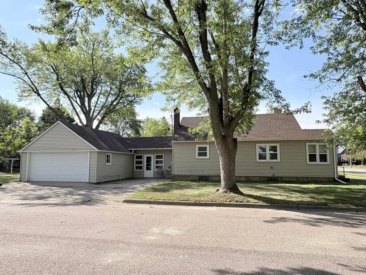 411 11TH STREET SOUTH, Wisconsin Rapids, WI 54494 - #1