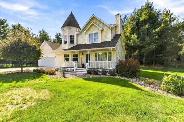 6020 W VALLEY COURT, Wisconsin Rapids, WI 54494