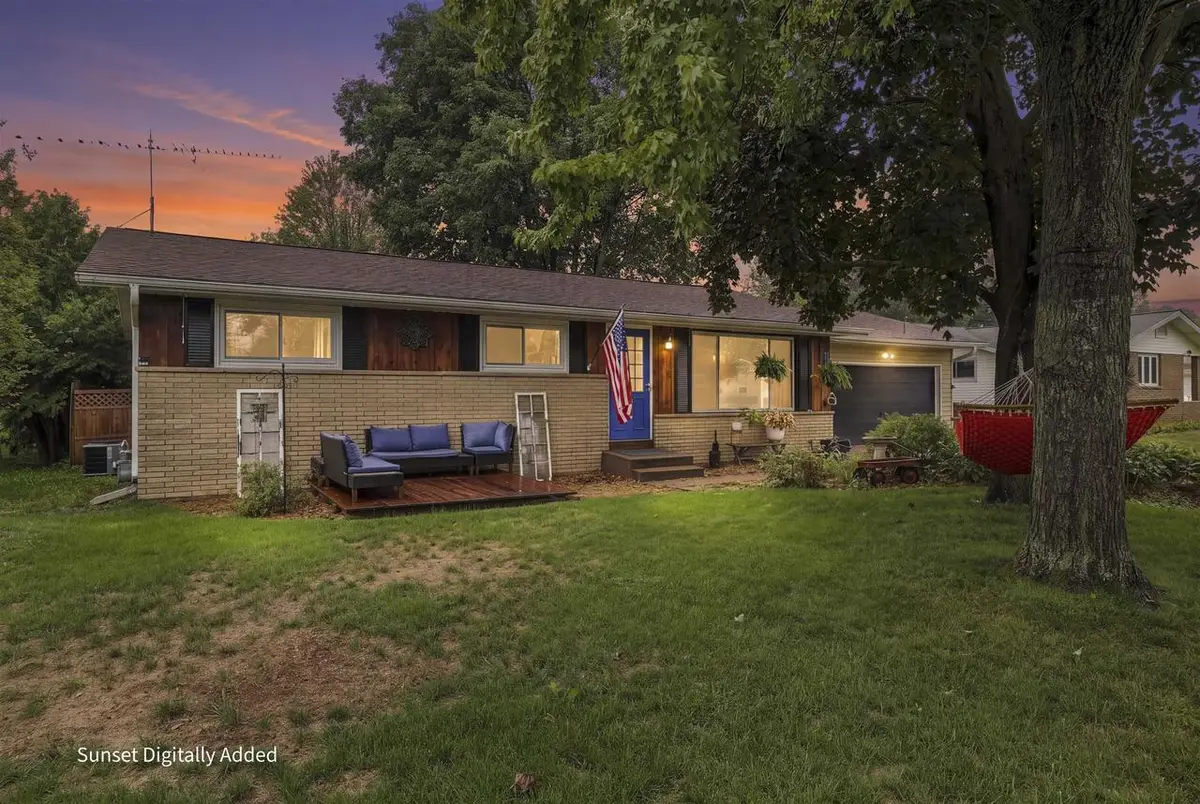 3324 LINDBERGH AVENUE, Stevens Point, WI 54481 - #1