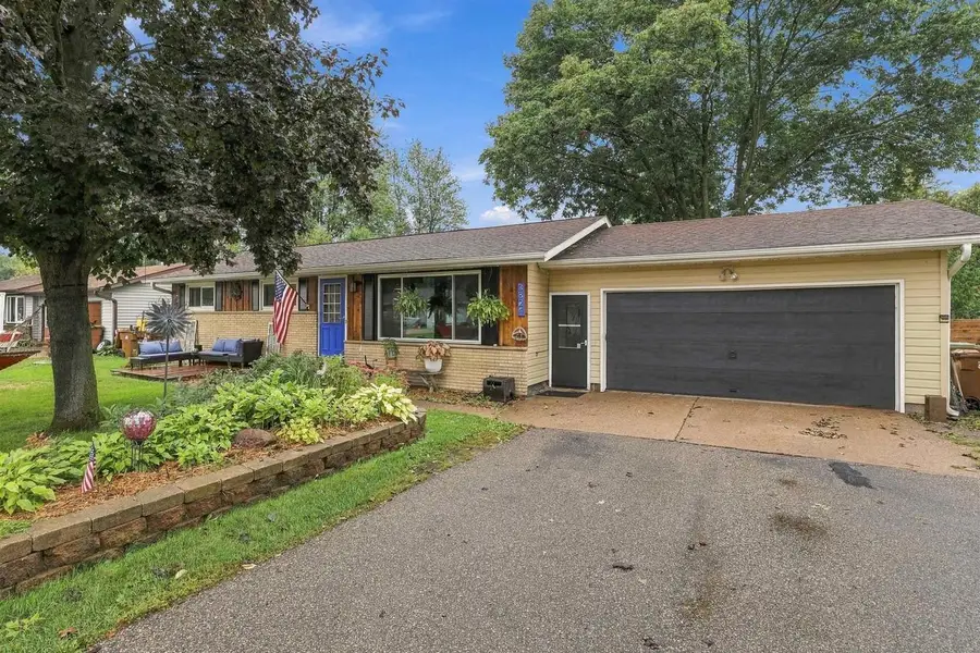 3324 LINDBERGH AVENUE, Stevens Point, WI 54481 - #3