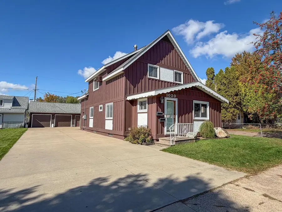 1020 S 9TH AVENUE, Wausau, WI 54401 - #3