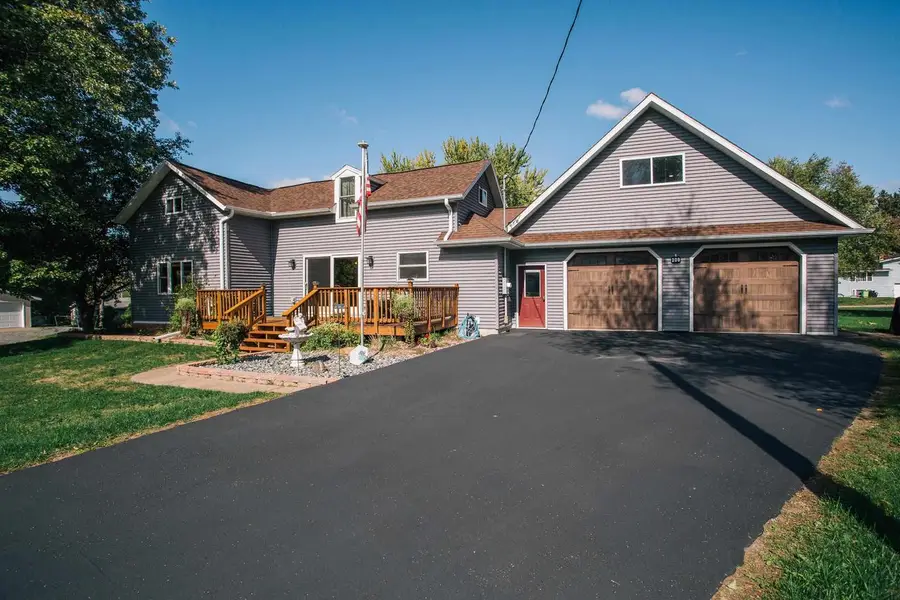 209 W 17TH STREET, Neillsville, WI 54456 - #2