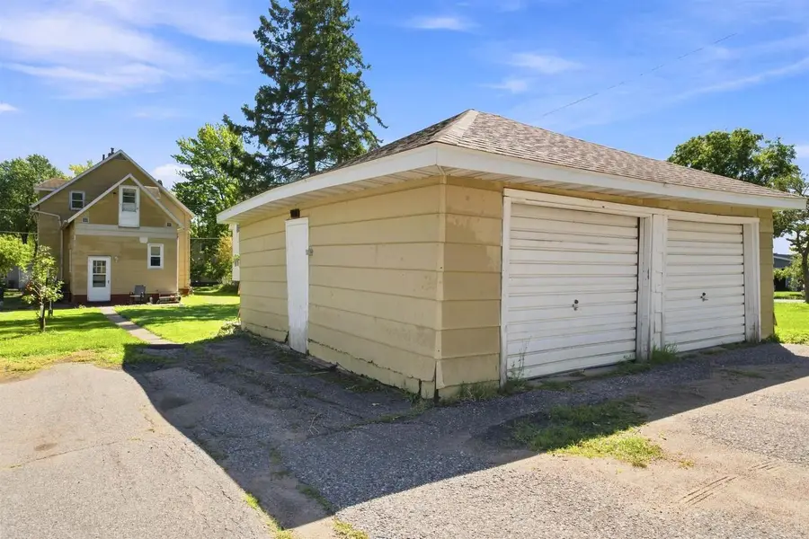 810 S PEACH STREET, Marshfield, WI 54449 - #2