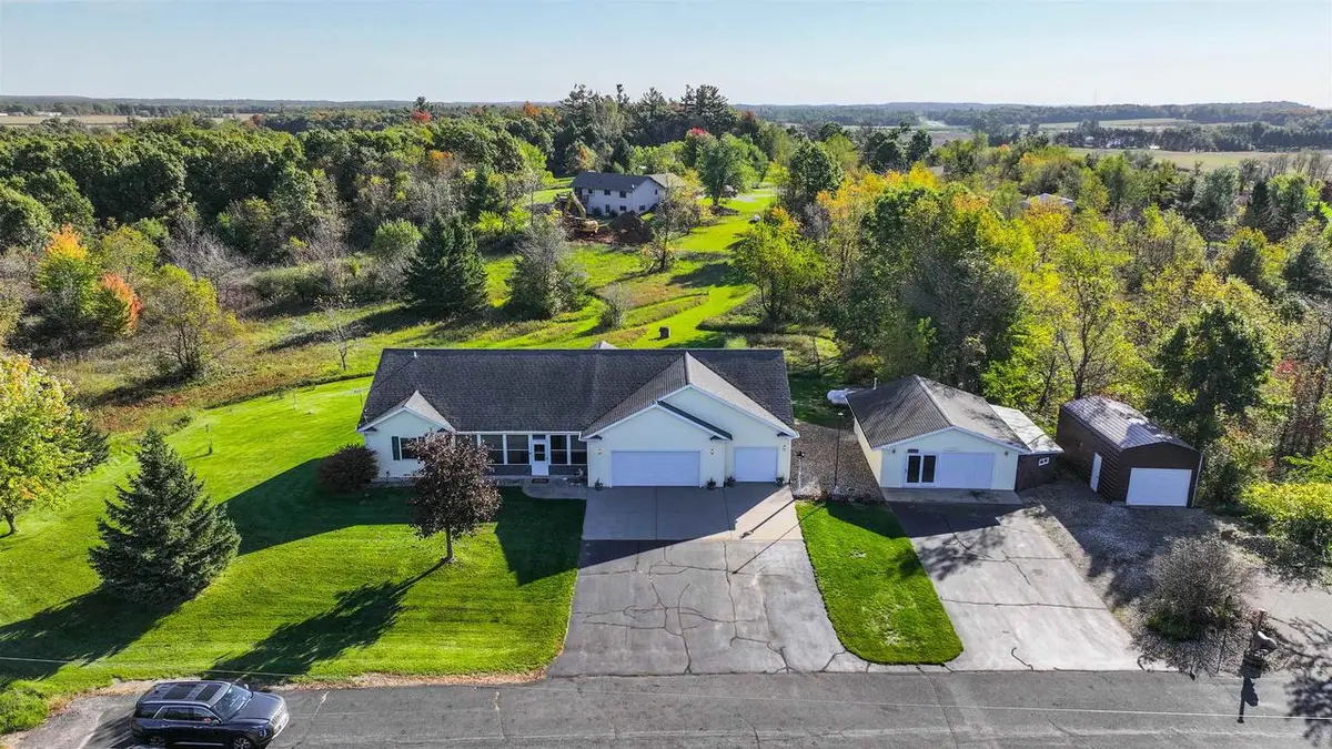 4311 CHOKECHERRY LANE, Amherst, WI 54406 - #1