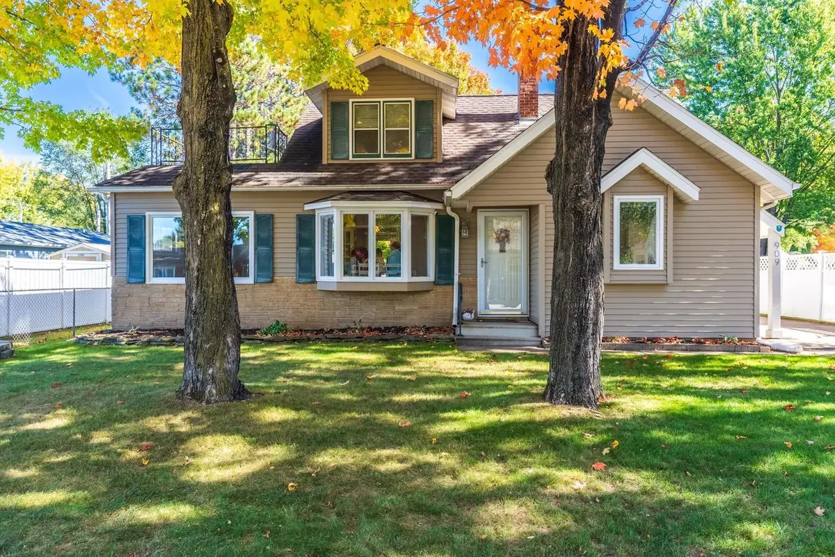 909 S 21ST AVENUE, Wausau, WI 54401 - #1
