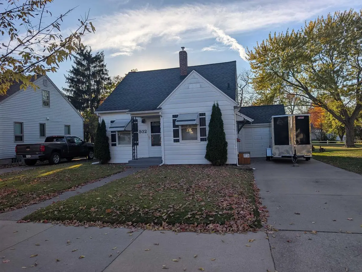 932 S 11TH AVENUE, Wausau, WI 54401 - #1