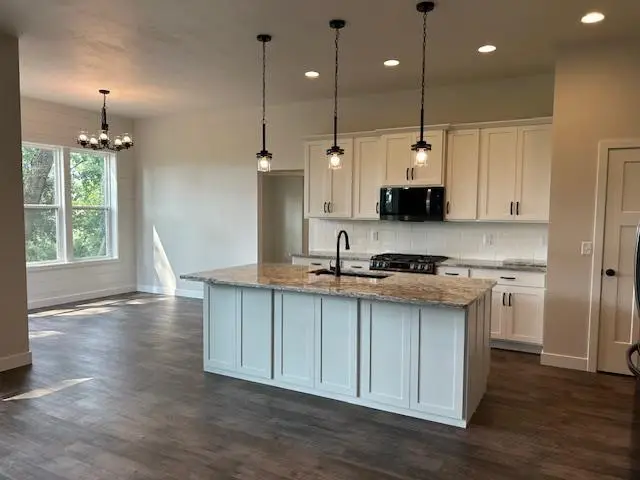 1650 FOUNDERS STREET, Neenah, WI 54956 - Image #2