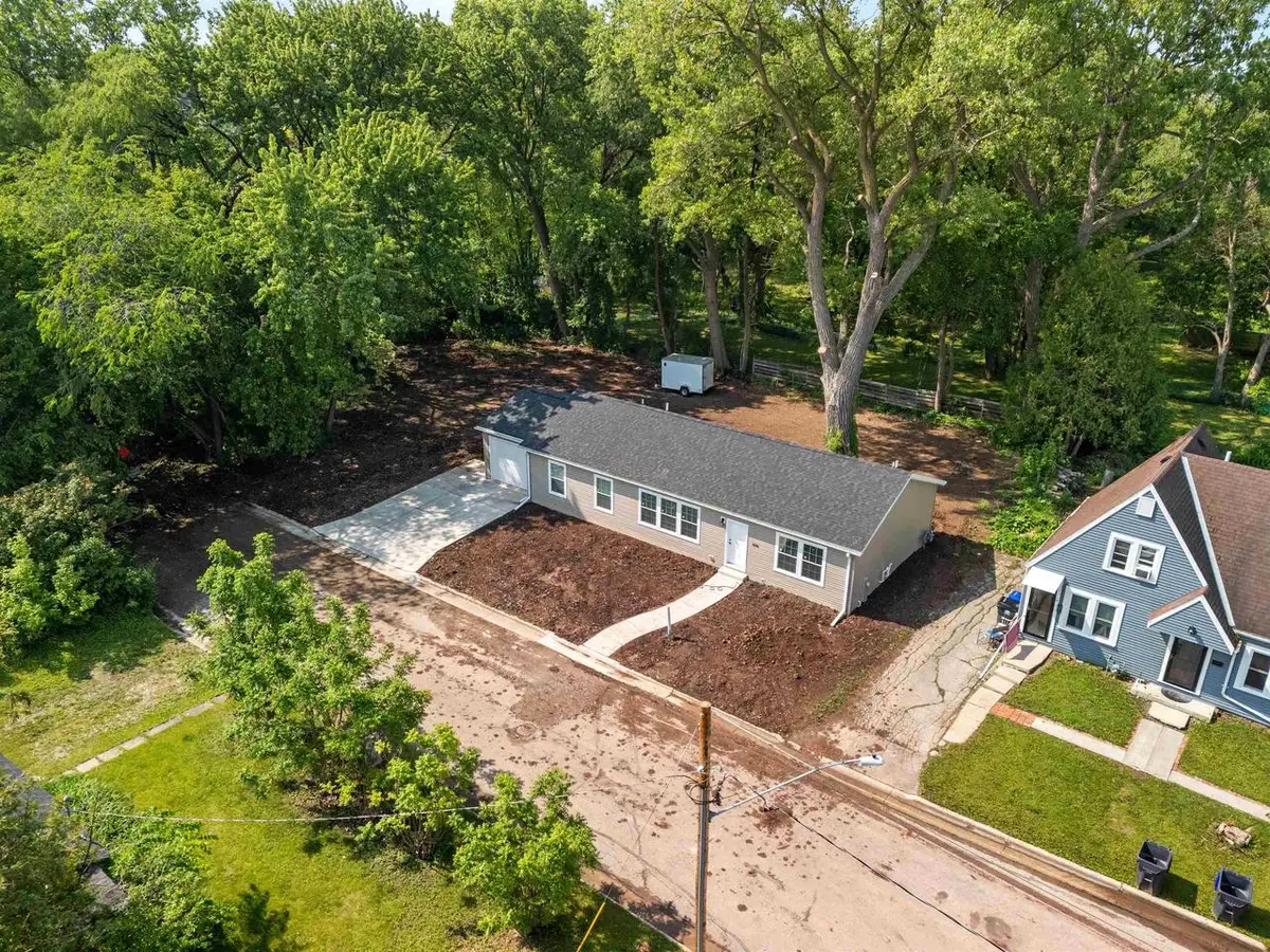 856 RIVERLAWN STREET, Neenah, WI 54956 - Image #1