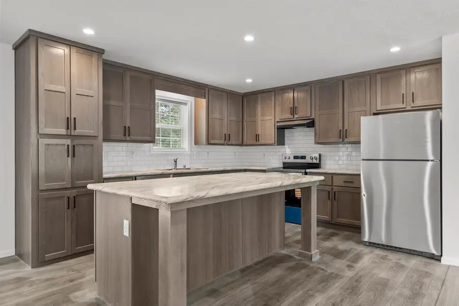 856 RIVERLAWN STREET, Neenah, WI 54956 - Image #2