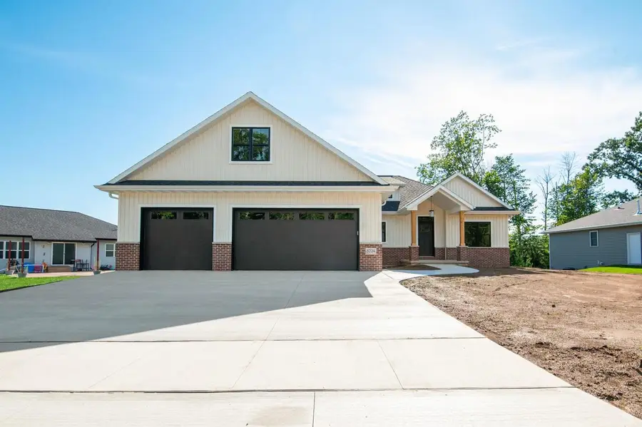 3224 ECLIPSE DRIVE, Green Bay, WI 54311 - Image #2