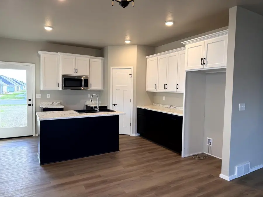 N9330 GEMSTONE COURT, Appleton, WI 54915 - Image #2