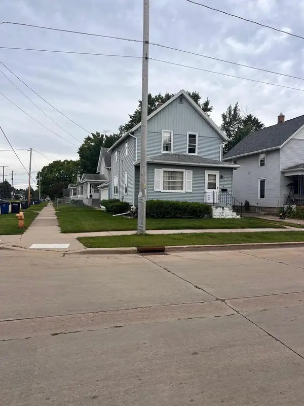 23 E NEVADA AVENUE, Oshkosh, WI 54901