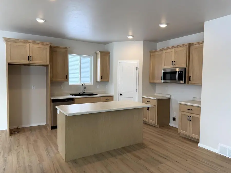 N9355 GEMSTONE COURT, Appleton, WI 54915 - Image #3